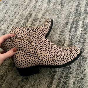 Size 9 Universal Thread Cheetah Print Boots